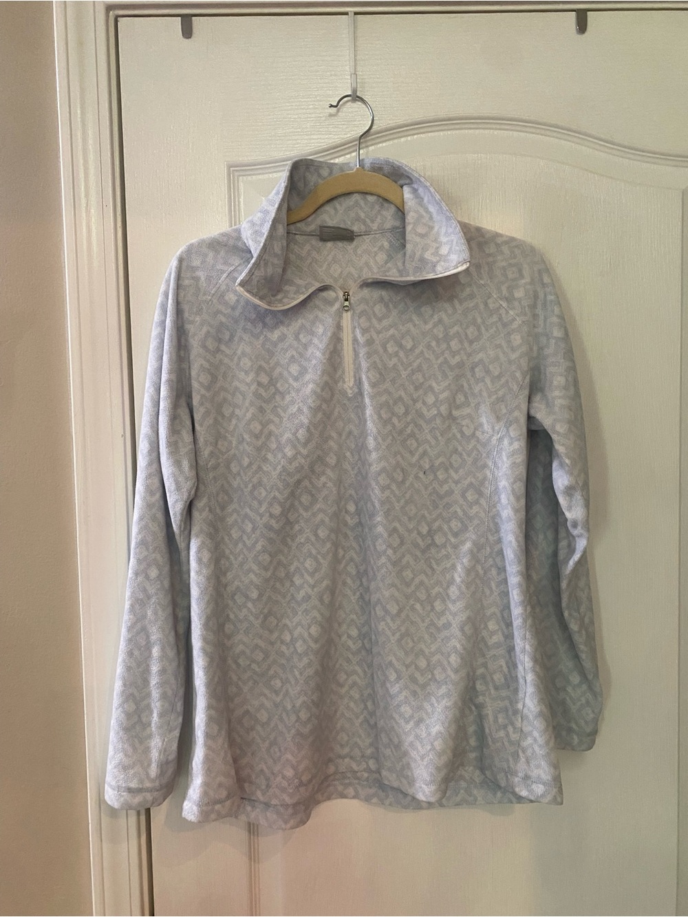 Columbia Quarter-Zip Fleece Pullover in Light Gray Pattern